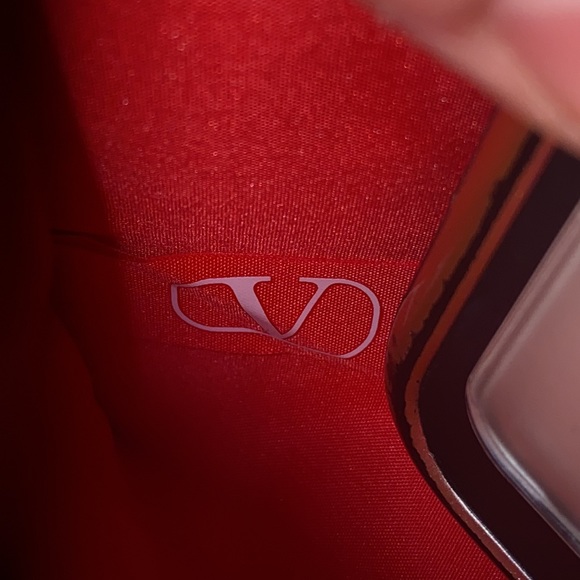 VALENTINO GARAVANI NWOT
Size S Cloth travel bag
Never worn, - Picture 8 of 8